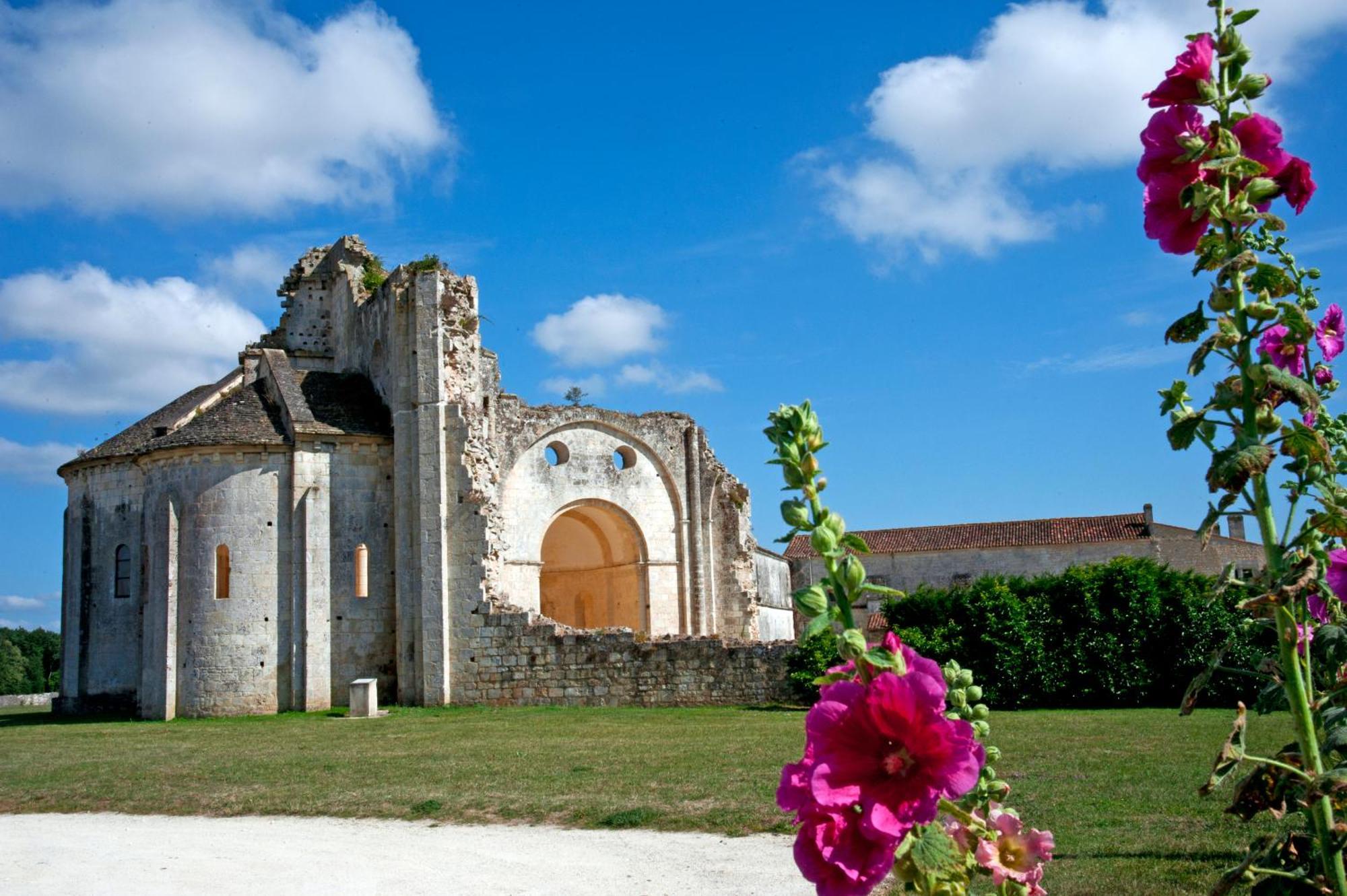 Les Jardins Du Lac Trizay Екстериор снимка