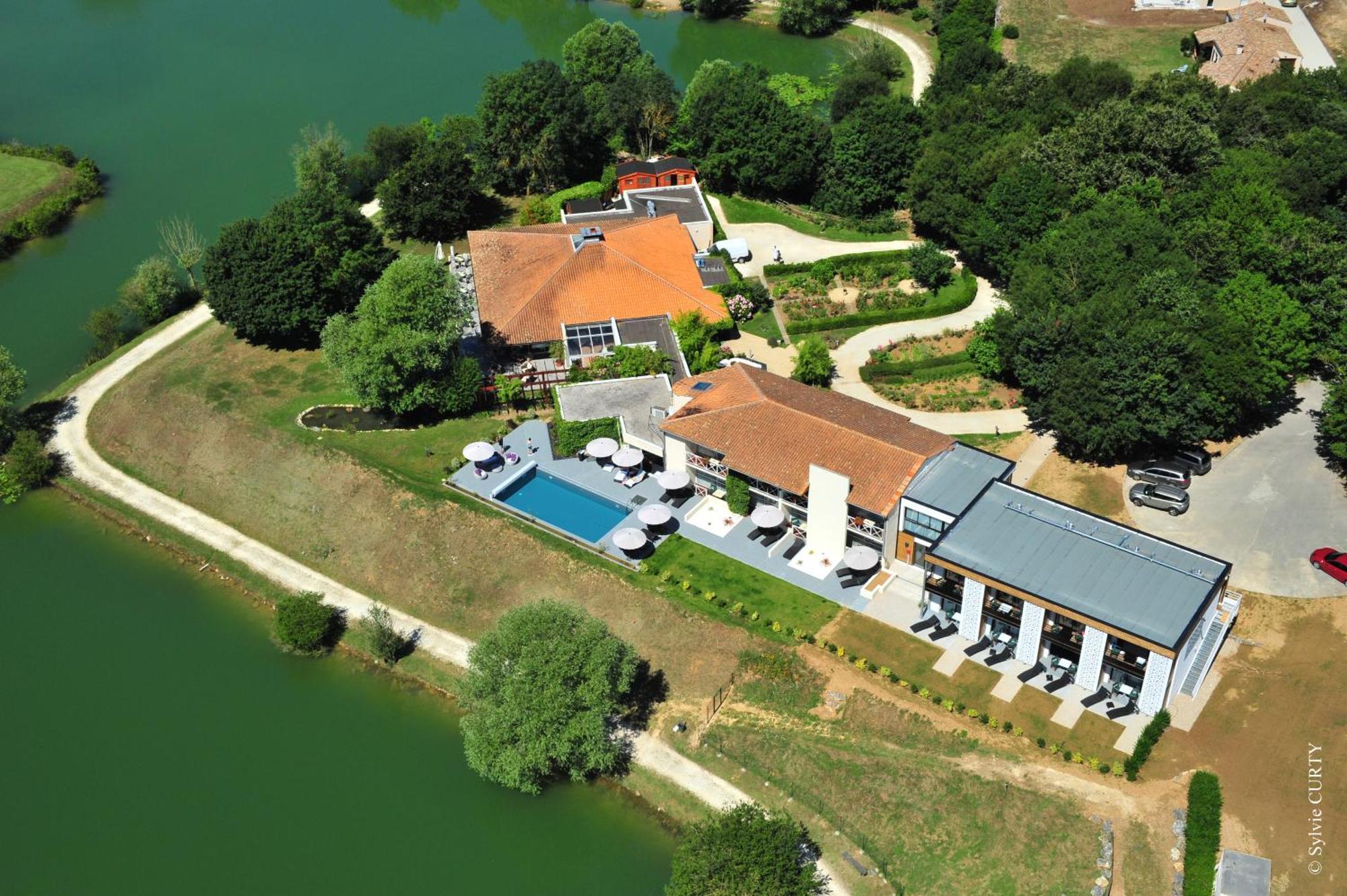 Les Jardins Du Lac Trizay Екстериор снимка