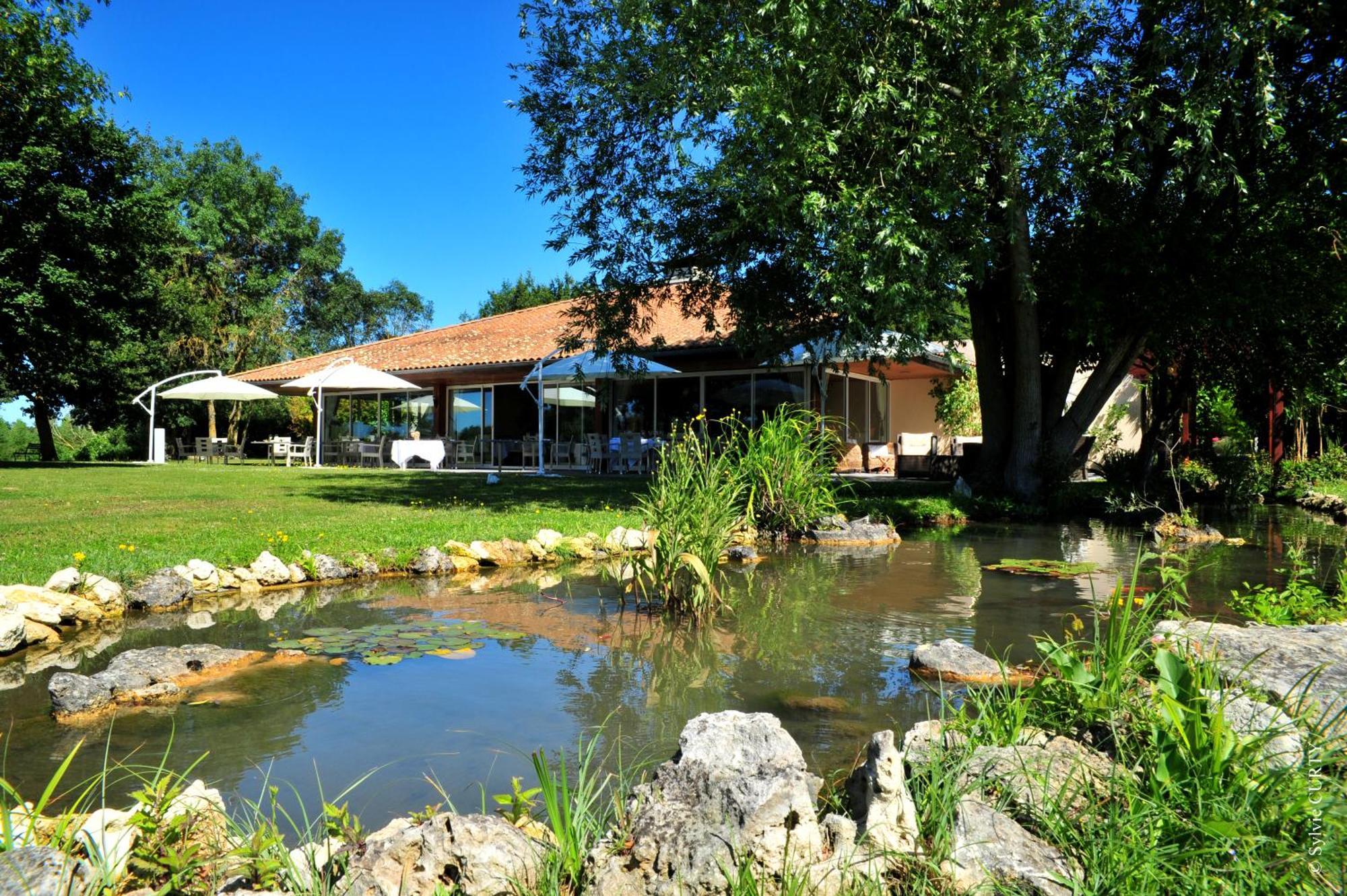 Les Jardins Du Lac Trizay Екстериор снимка
