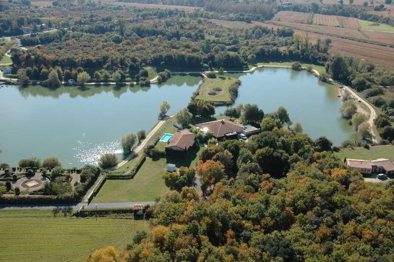 Les Jardins Du Lac Trizay Екстериор снимка